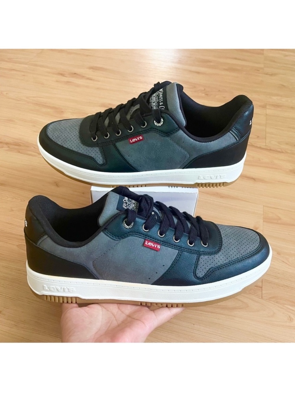 Levi's Men's Black Gray Low Top Sneakers Casual Skate Shoes US Size 11.0 US